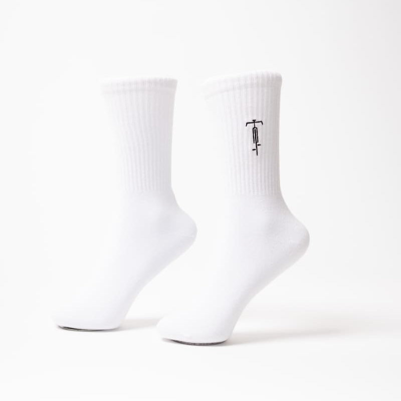 weiße bike Socken von arrel am Modellfuß