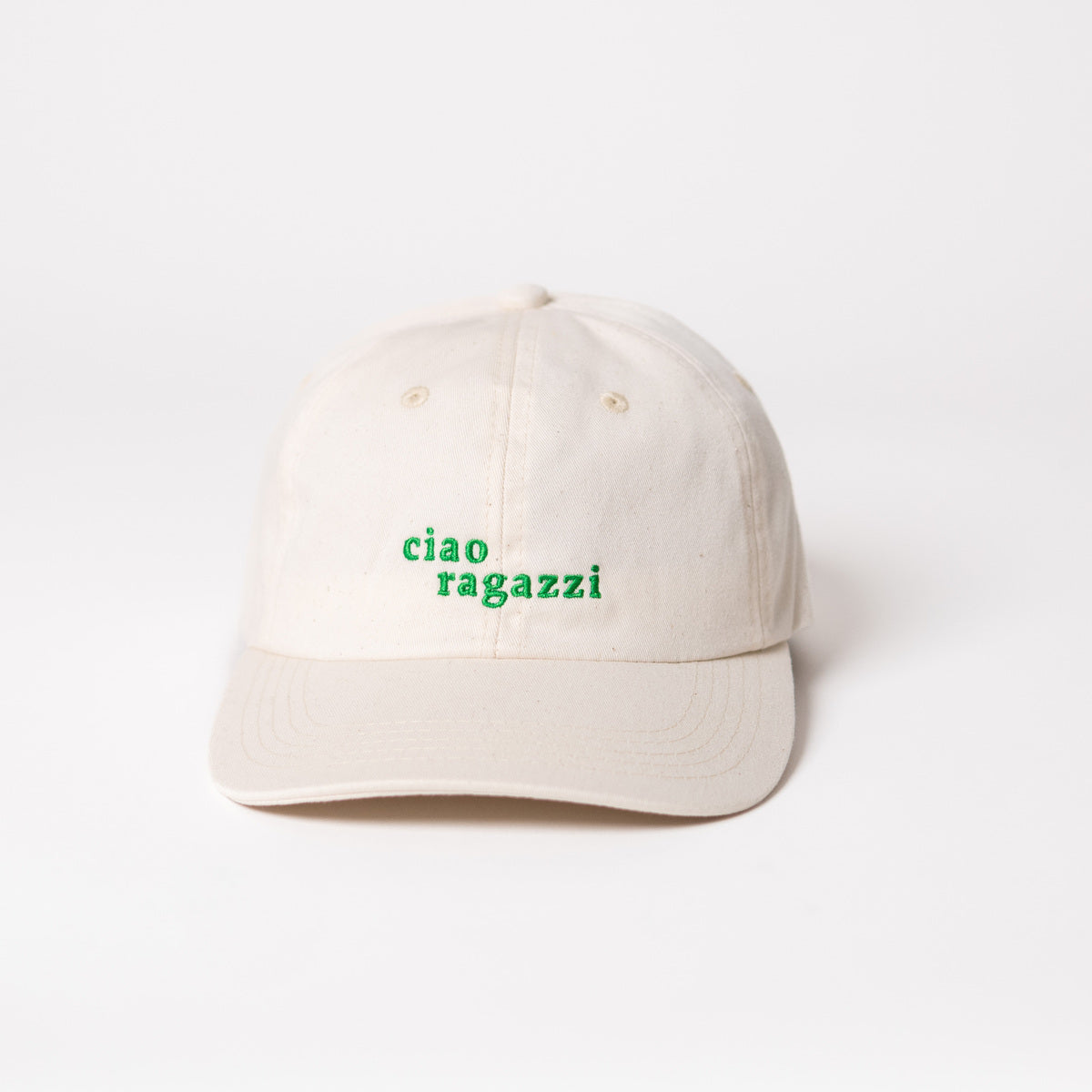 ciao ragazzi organic dad cap in beige mit grüner Schrift von arrel