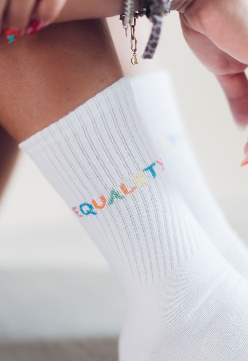 equality statementsocken von arrel am Fuß seitlich