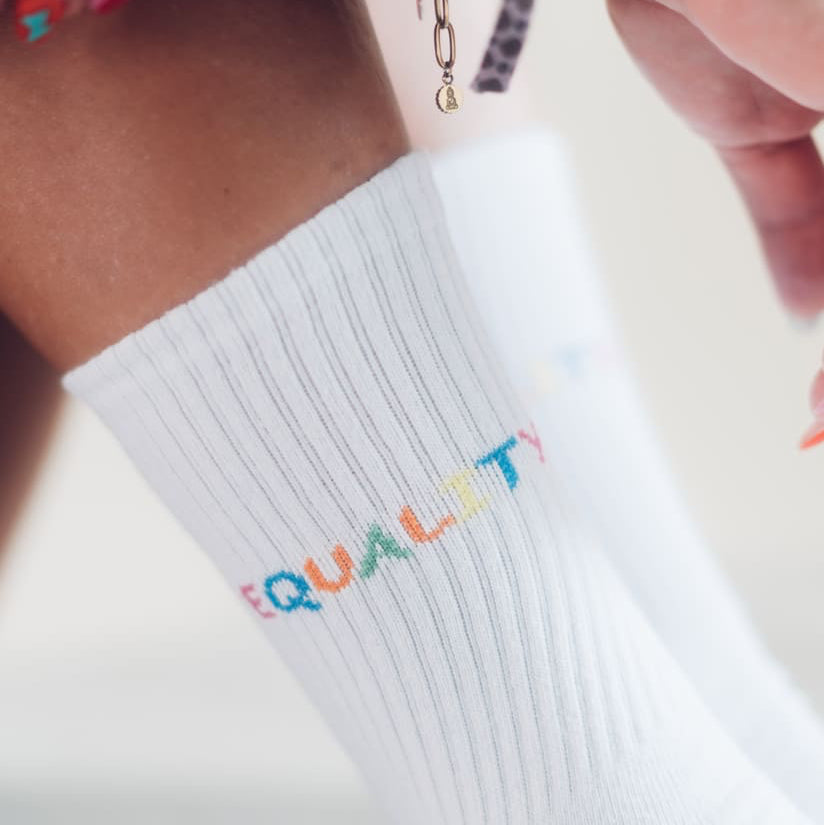 equality statementsocken von arrel am Fuß seitlich