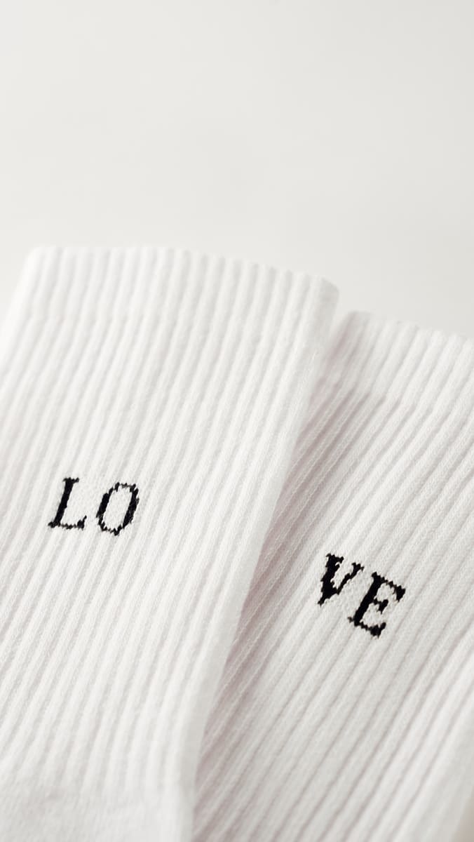 Love Statement Socken von arrel Nahaufnahme