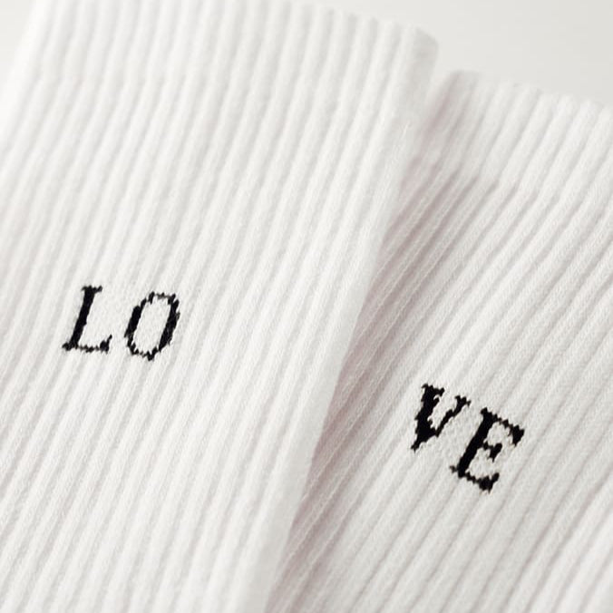 Love Statement Socken von arrel Nahaufnahme
