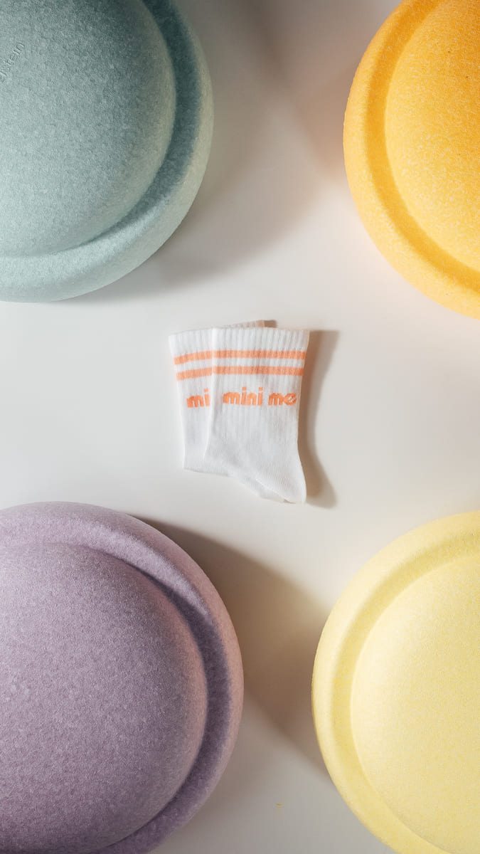 mini me Socken für Kinder mit farbigen Accessoires