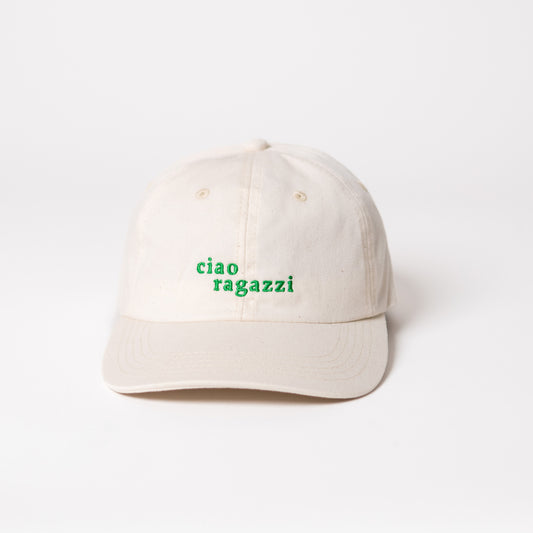 ciao ragazzi organic dad cap in beige mit grüner Schrift von arrel