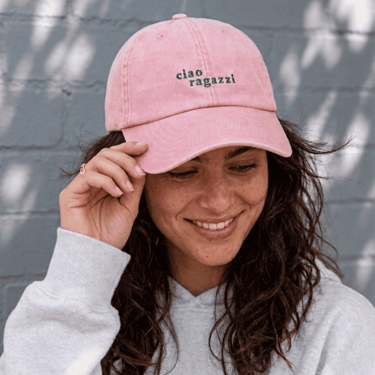 ciao ragazzi Cap in vintage Pink an weiblichem Model