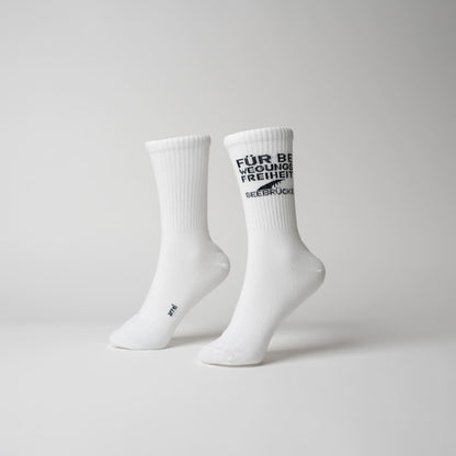 Für Bewegungsfreiheit Statement Socken von arrel und der Seebrücke am Modelfuß