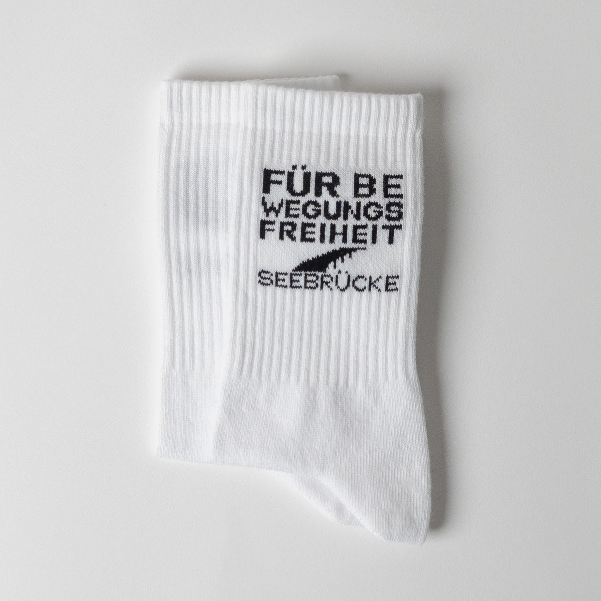 Seebrücke Statement Socken Für Bewegungsfreiheit von arrel