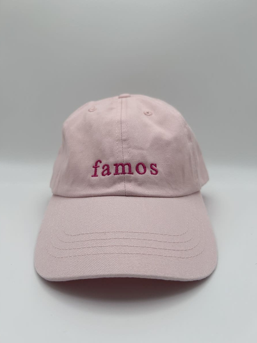 famos organic dad cap von arrel in rosa mit pinker Schrift