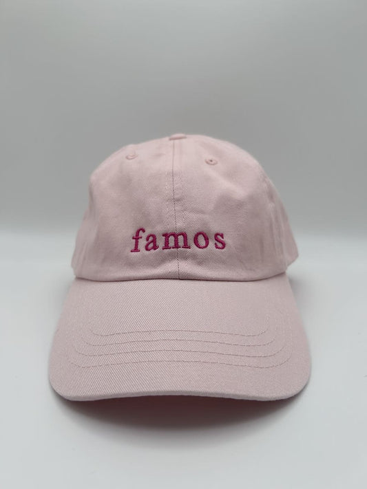 famos organic dad cap von arrel in rosa mit pinker Schrift