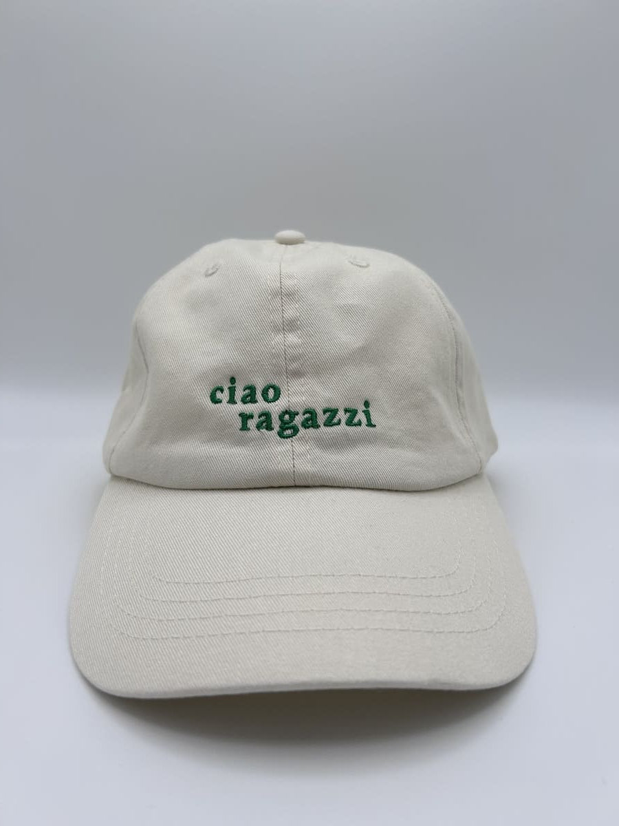 ciao ragazzi dad cap von arrel in beige mit grüner Schrift