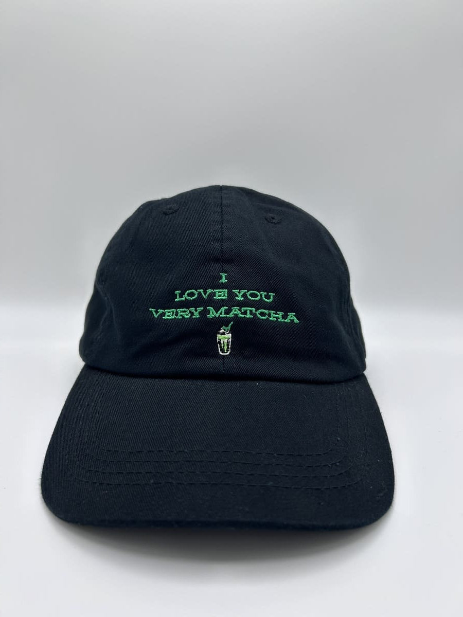 I love you very matcha organic dad cap von arrel in schwarz mit grüner Schrift