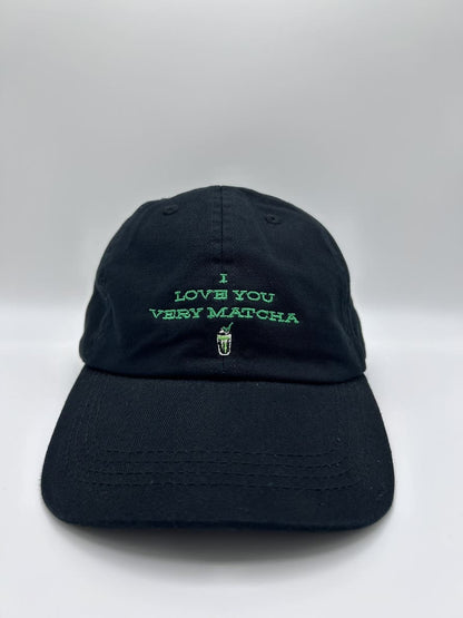 I love you very matcha organic dad cap von arrel in schwarz mit grüner Schrift