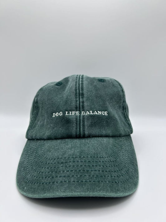 dog life balance dad cap in vintage green mit beiger Schrift von arrel